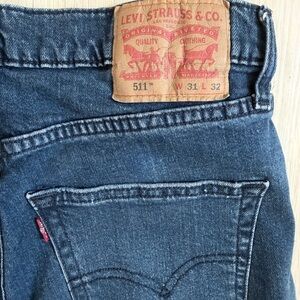 Levi's Women's Straight Leg Jeans in Faded Blue Denim